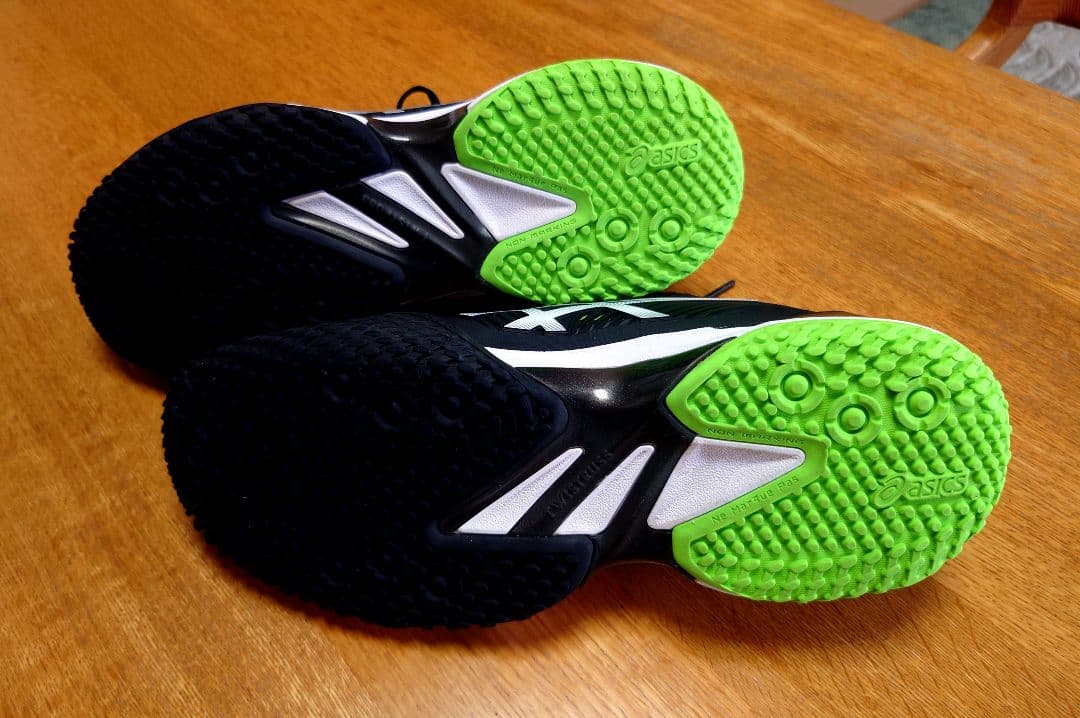 asics テニスシューズ 黒/白/緑　COURT FF 2 OC
