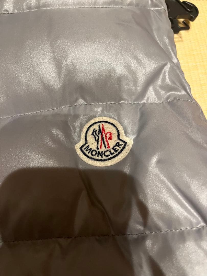 Moncler グレー ダウンベスト