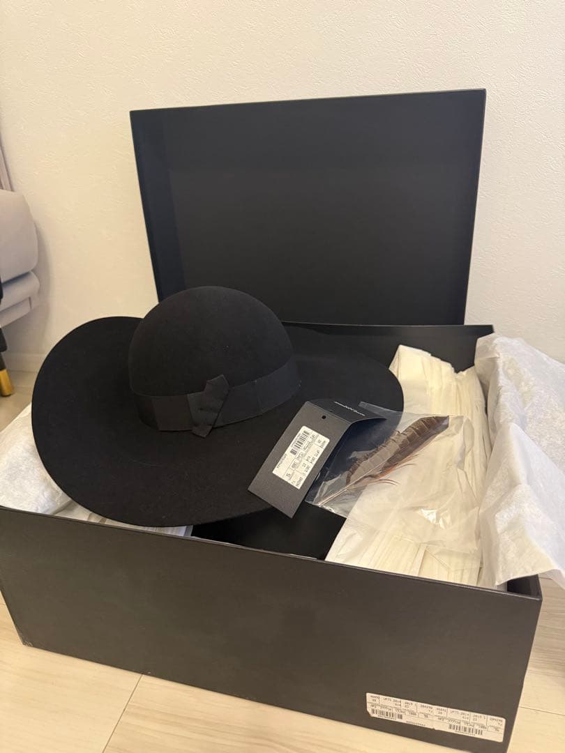 サンローランパリ　エディスリマン　フェルトハット 羽根付