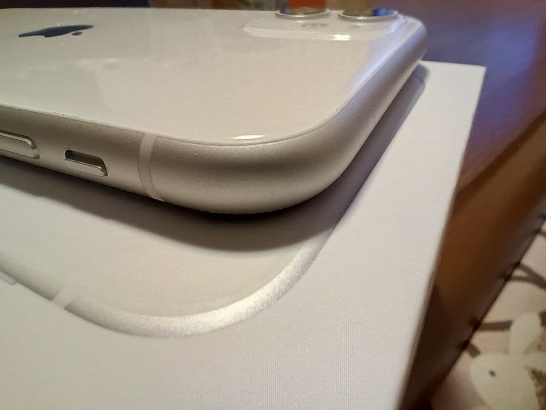 Apple iPhone11 ホワイト 64GB 美品