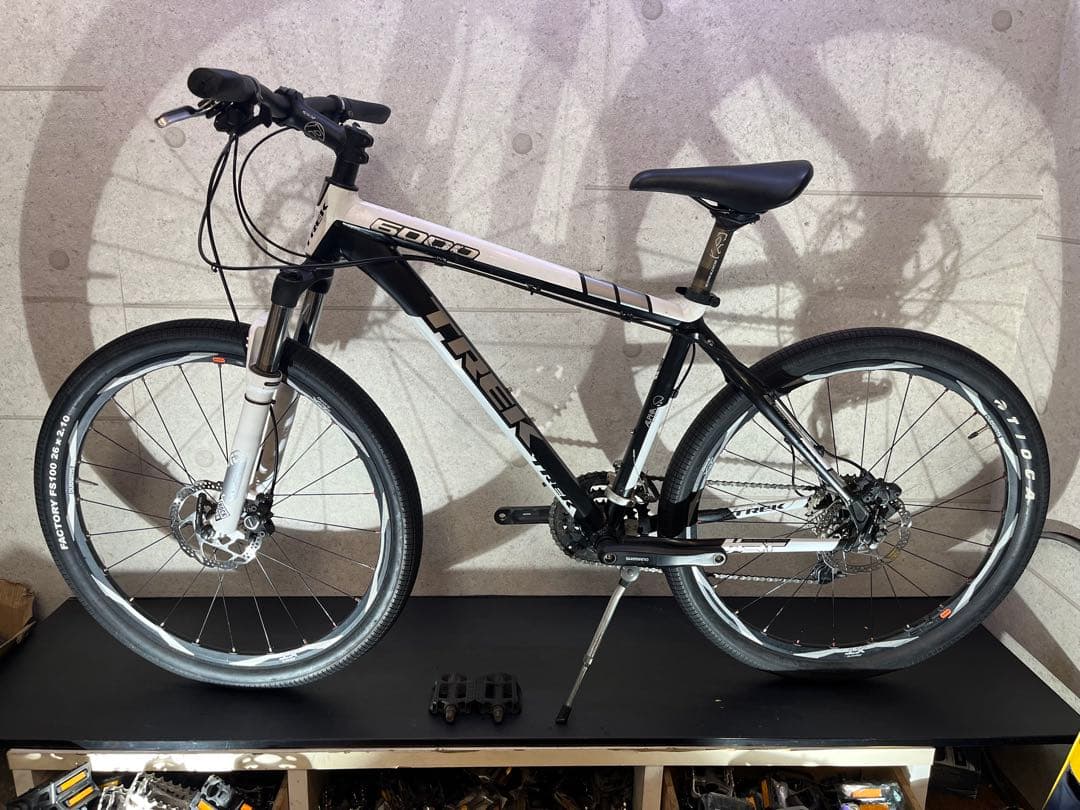 TREK TRT 6SERIES 6000 シマノDEORE XT 油圧ディスク