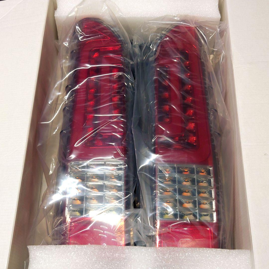 【新品未使用】ハイエース　200系　LED　テールランプ　左右セット