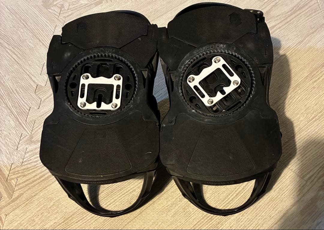 Salomon ディストリクト　シャドウフィット