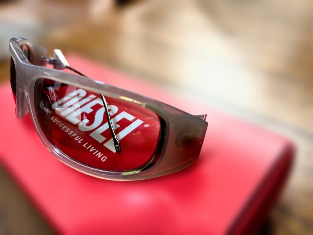 ほぼ新品⭐︎DIESEL サングラス＆箱付き