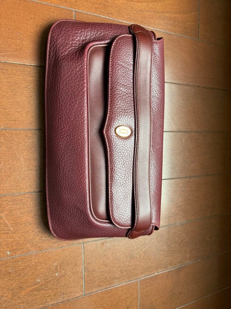 レザー フラップ付き クラッチバッグ バーガンディ