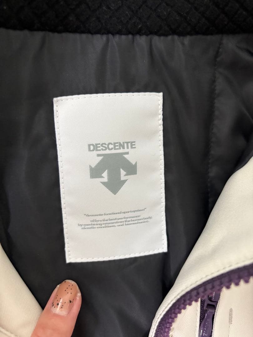 DESCENTE ホワイトスキーウェア フード付き　ユニセックス