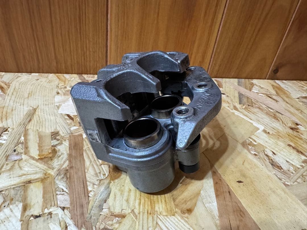 ftr223 ブレーキキャリパー　OH済み