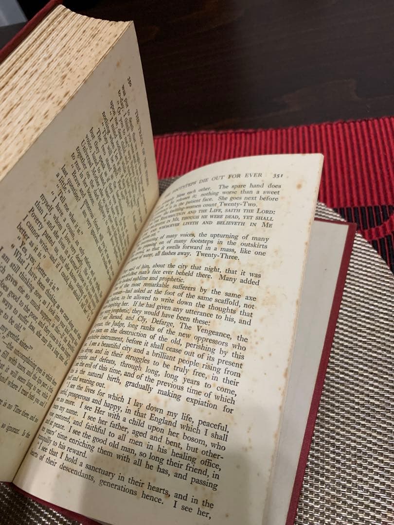 希少　A Tale of Two Cities - Dickens