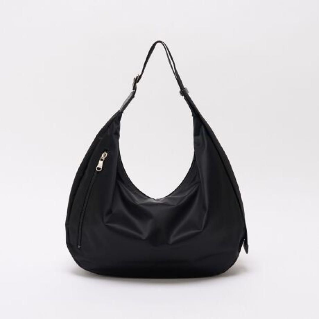 新品ラシット今期 A4入るラウンドビッグショルダーバッグ