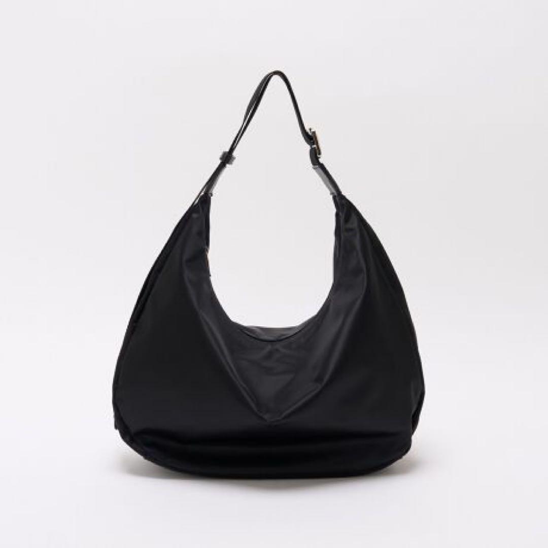 新品ラシット今期 A4入るラウンドビッグショルダーバッグ