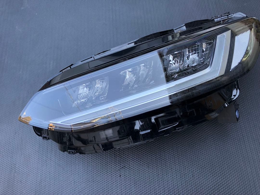 美品良品令和6年式 ZR-V RZ4 左ヘッドライト 参考定価128700円