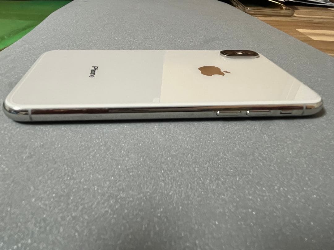 Apple iPhone Xs 256gb シルバー 本体