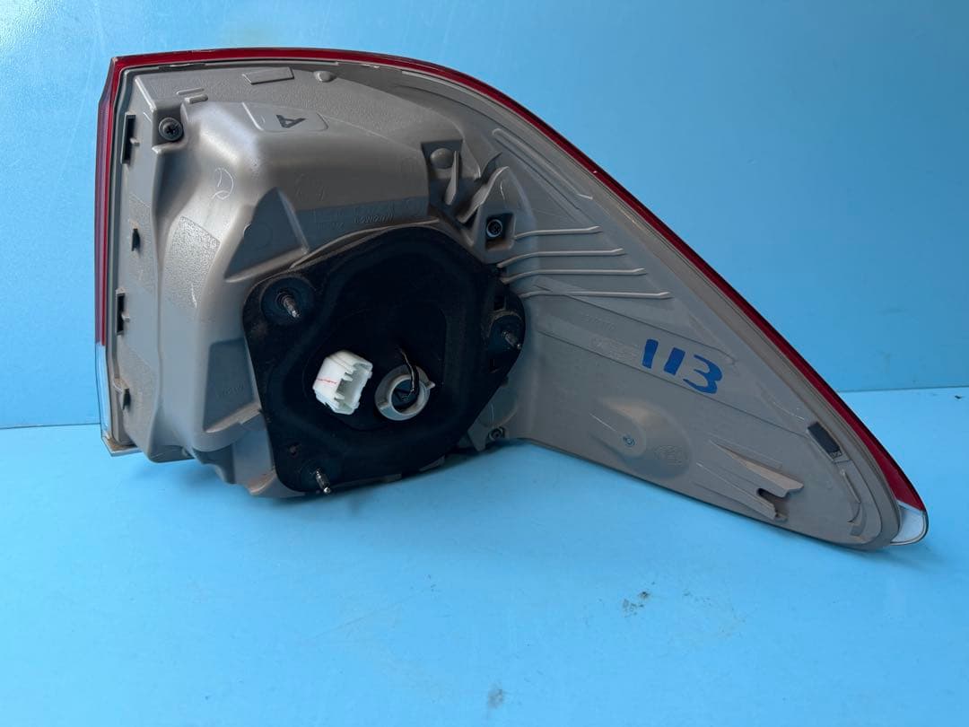 200系クラウン　アスリート後期　テールランプ　ライト　左　20クラウン　トヨタ