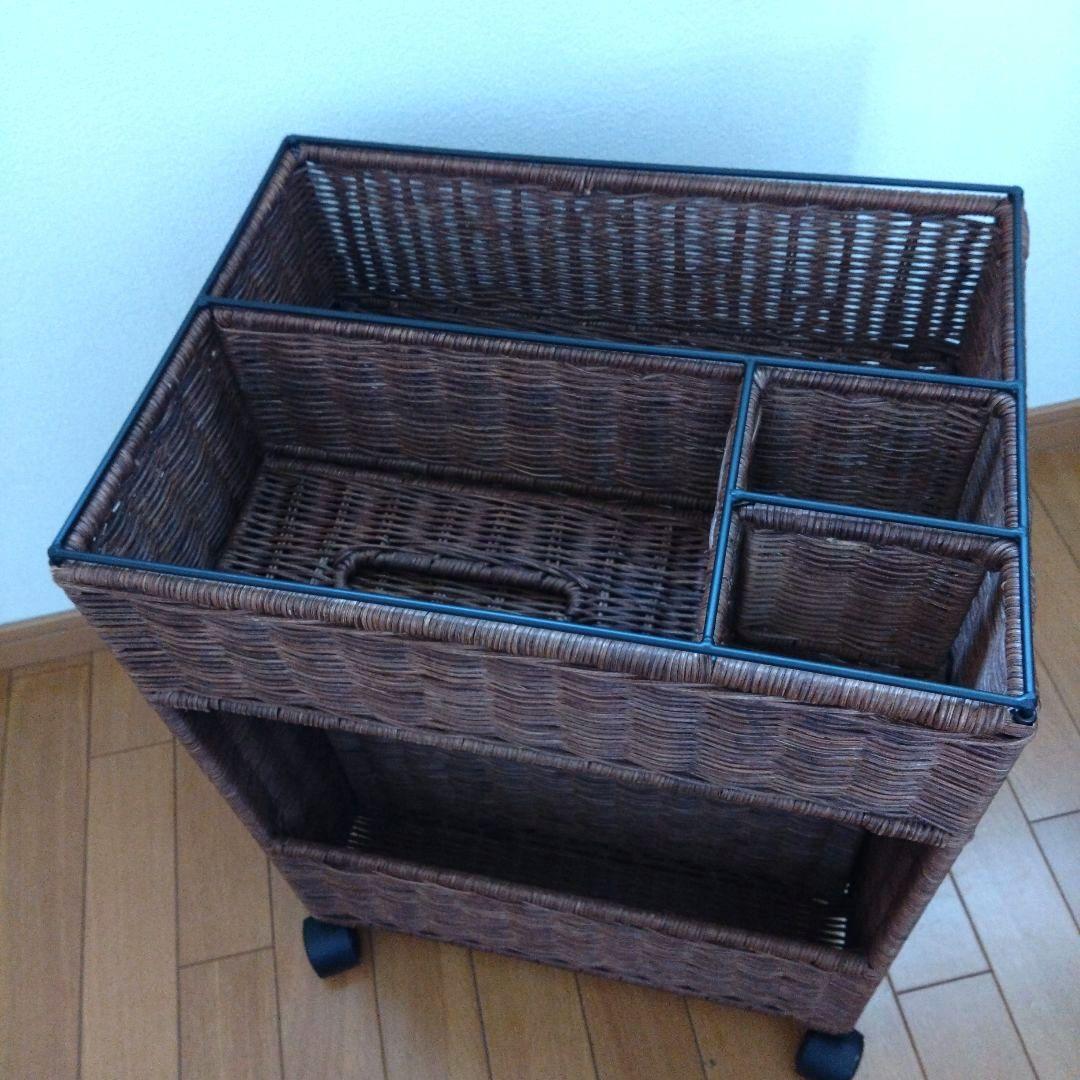 ラタン風キャスター付き　ソファーサイドワゴン