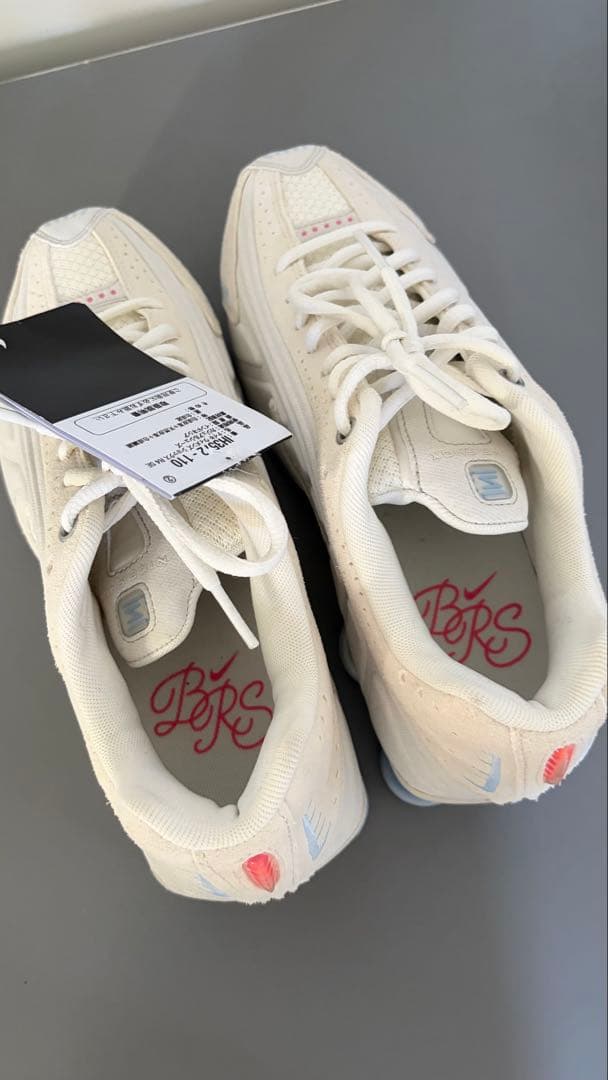 Nike Shox R4 SE レディース スニーカー