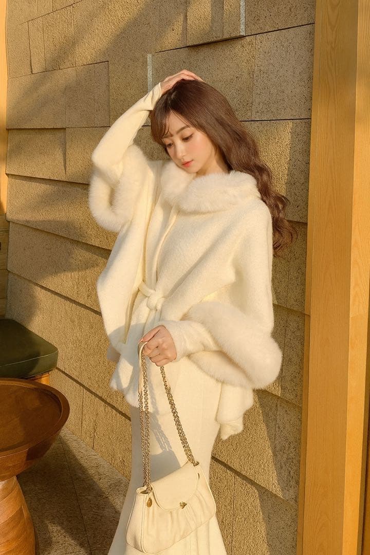 ケープ コート ポンチョ ファー ふわふわ アイボリー 韓国 miu系穿搭