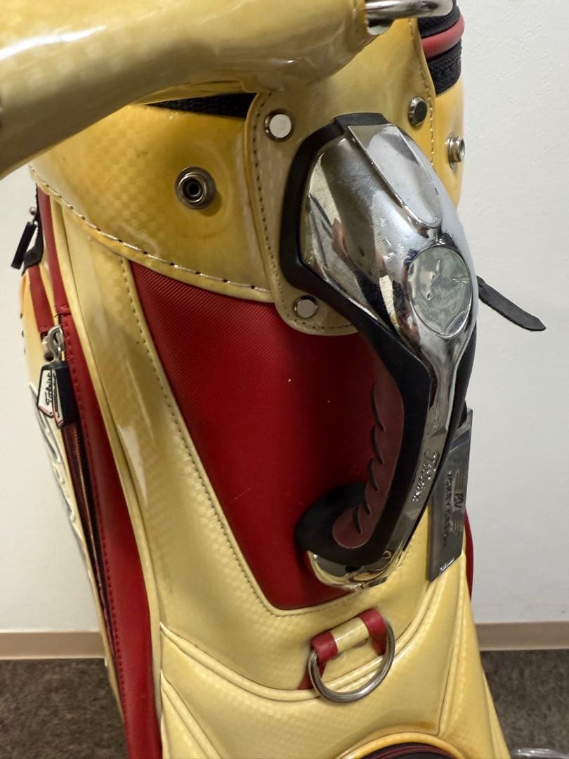 タイトリスト　エナメルキャディバッグVOKEY DESIGN