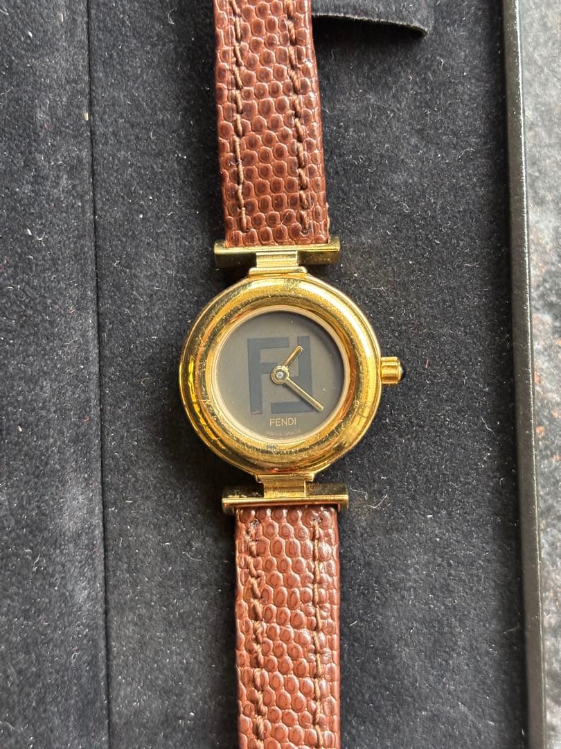 FENDI 腕時計 ブラウンレザー ゴールドケース