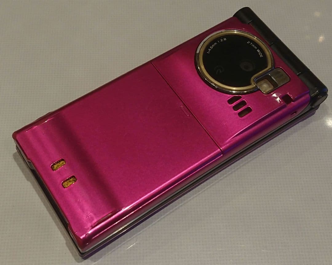 ドコモ P-04B PINK ピンク ガラケー ワンセグ ガンダム ゲーム 携帯