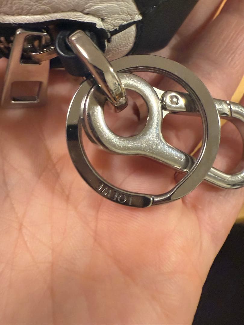 (週末セール)ロエベパンダパース ケース レザー ブラック ホワイト