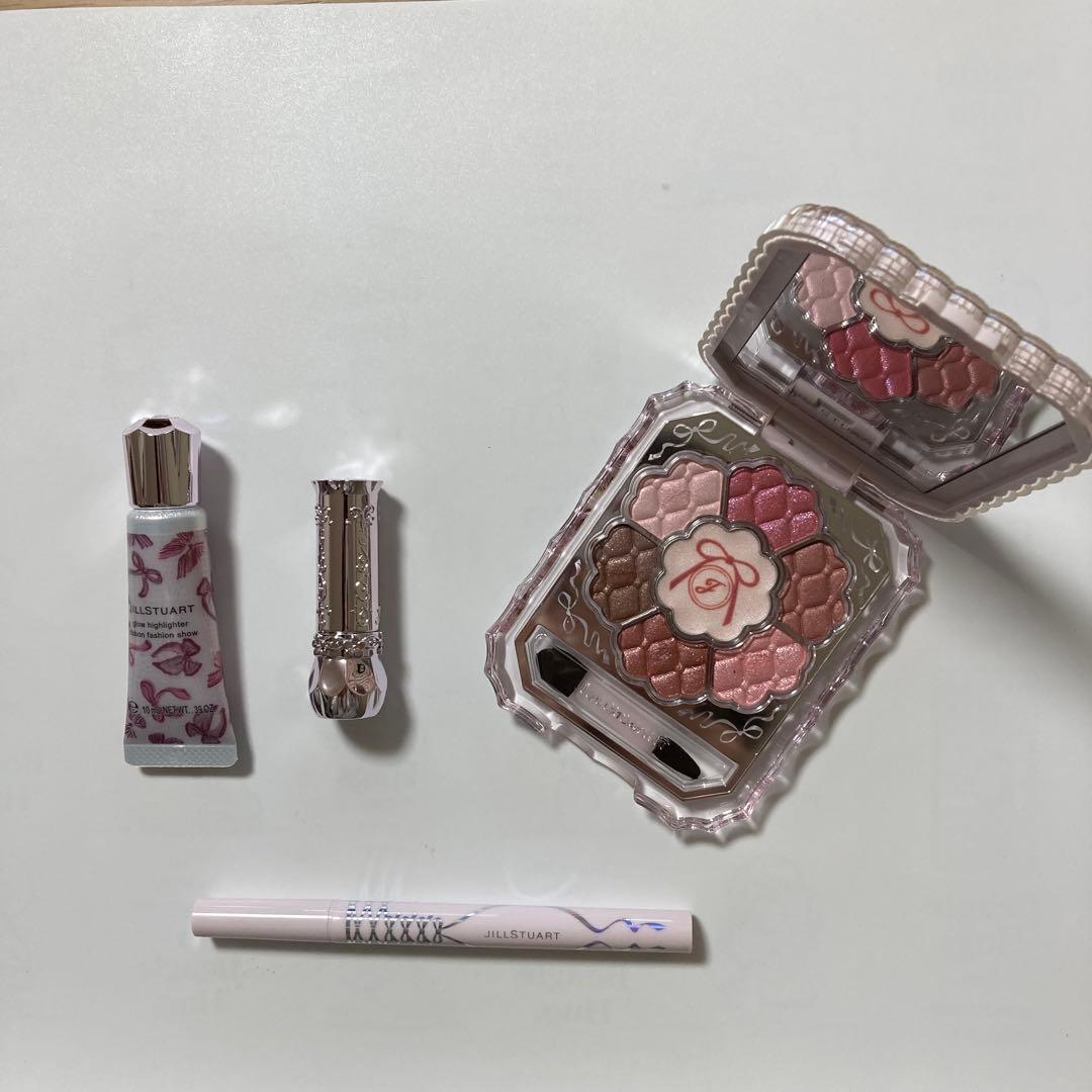 ジルスチュアートクリスマスコフレ2025リボンファッションショー