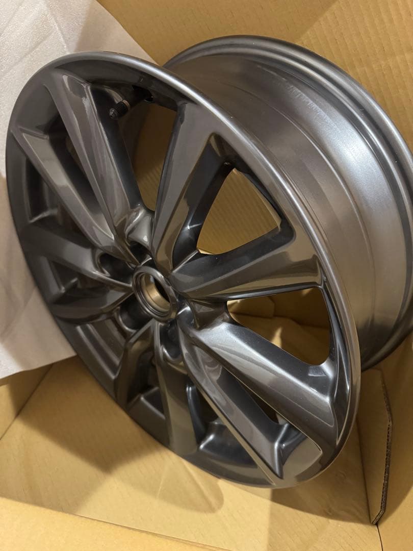 マツダ3 純正ホイール18インチ　4本セット　新車外し