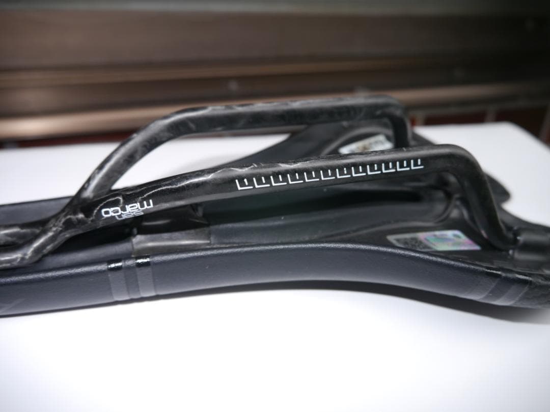 サドル：SELLE SAN MARCO ASPIDE CARBON FXサドル