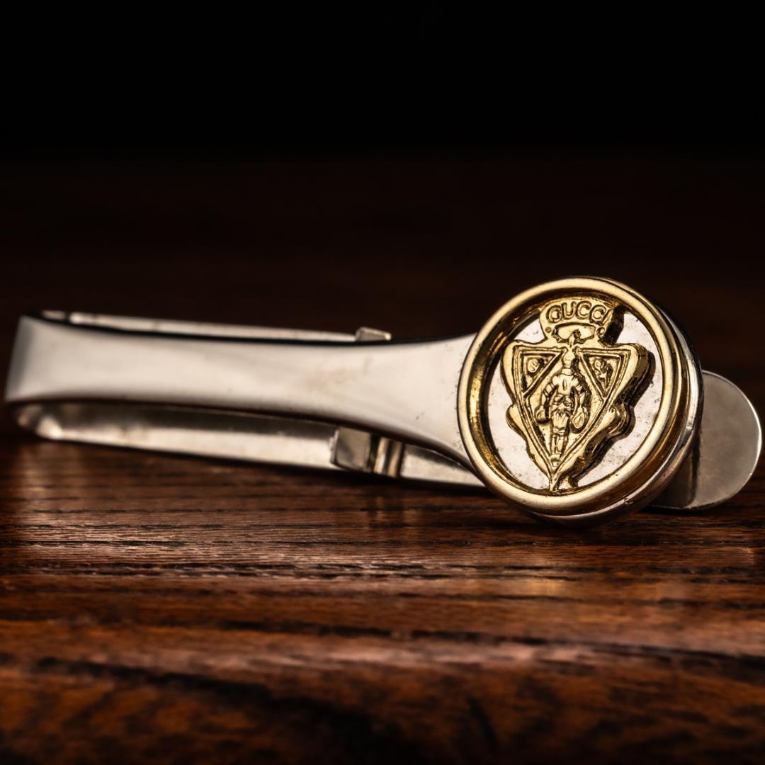 GUCCI 創業者グッチオの遺伝子を受け継ぐ紋章デザイン グッチ ネクタイピン