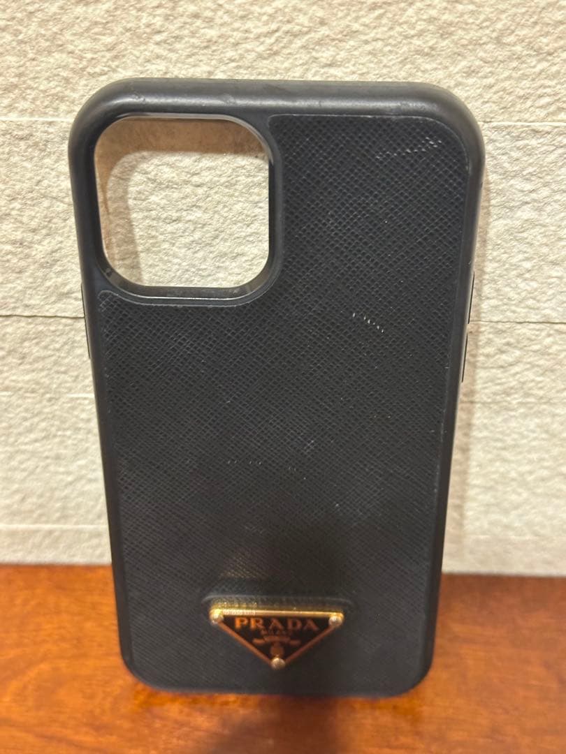 PRADAブラック正規品　iPhone12、12pro用ケース