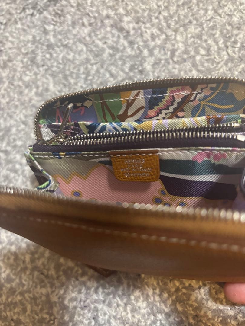 【新品！未使用】シルクイン コンパクト　ゴールド エルメス