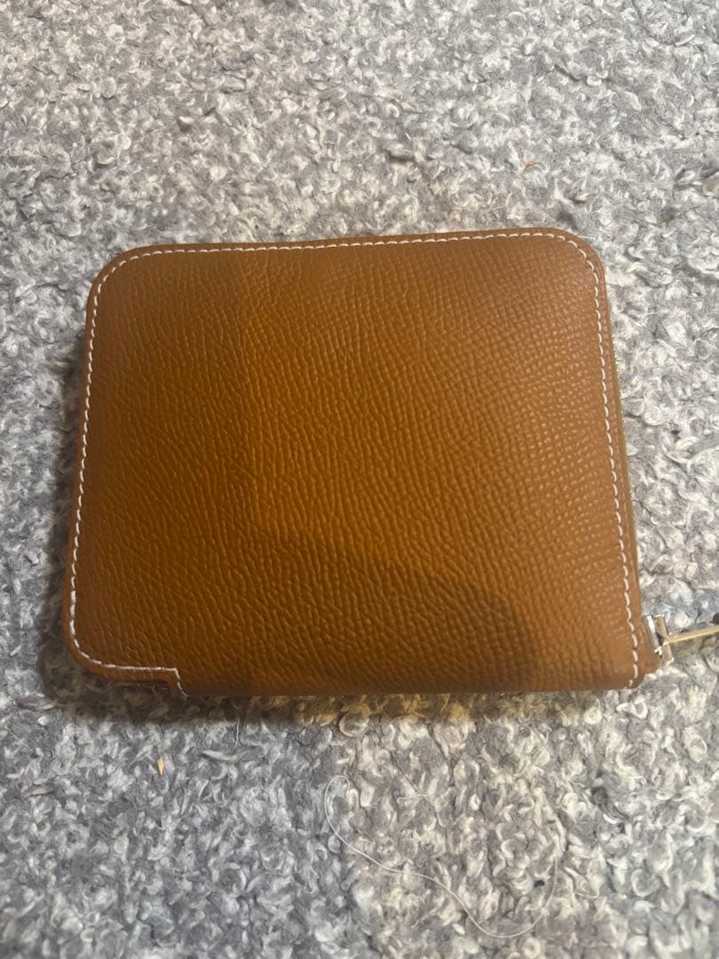 【新品！未使用】シルクイン コンパクト　ゴールド エルメス