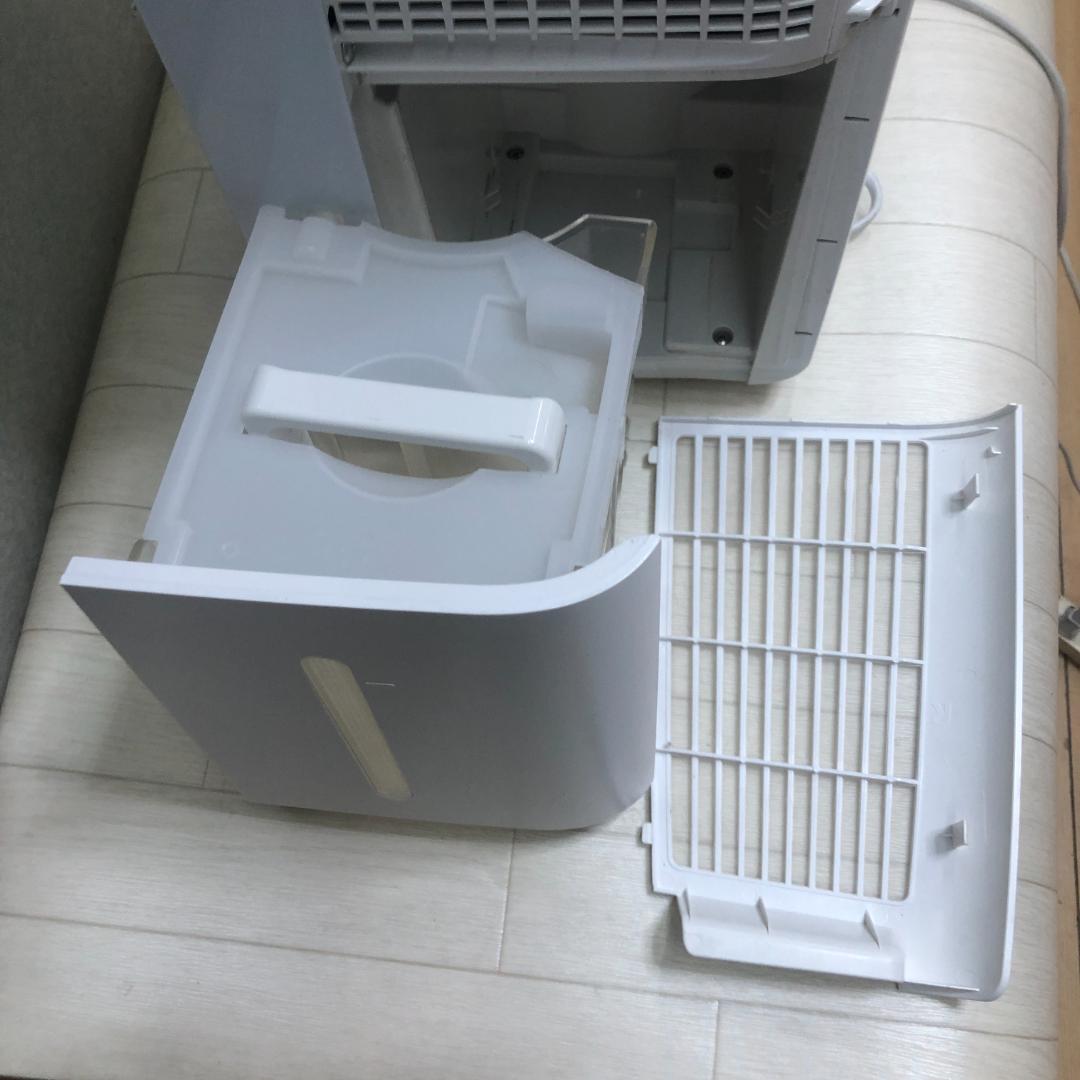 SHARP シャープ　衣類除湿乾燥機　CM-L100 ホワイト　2021年製