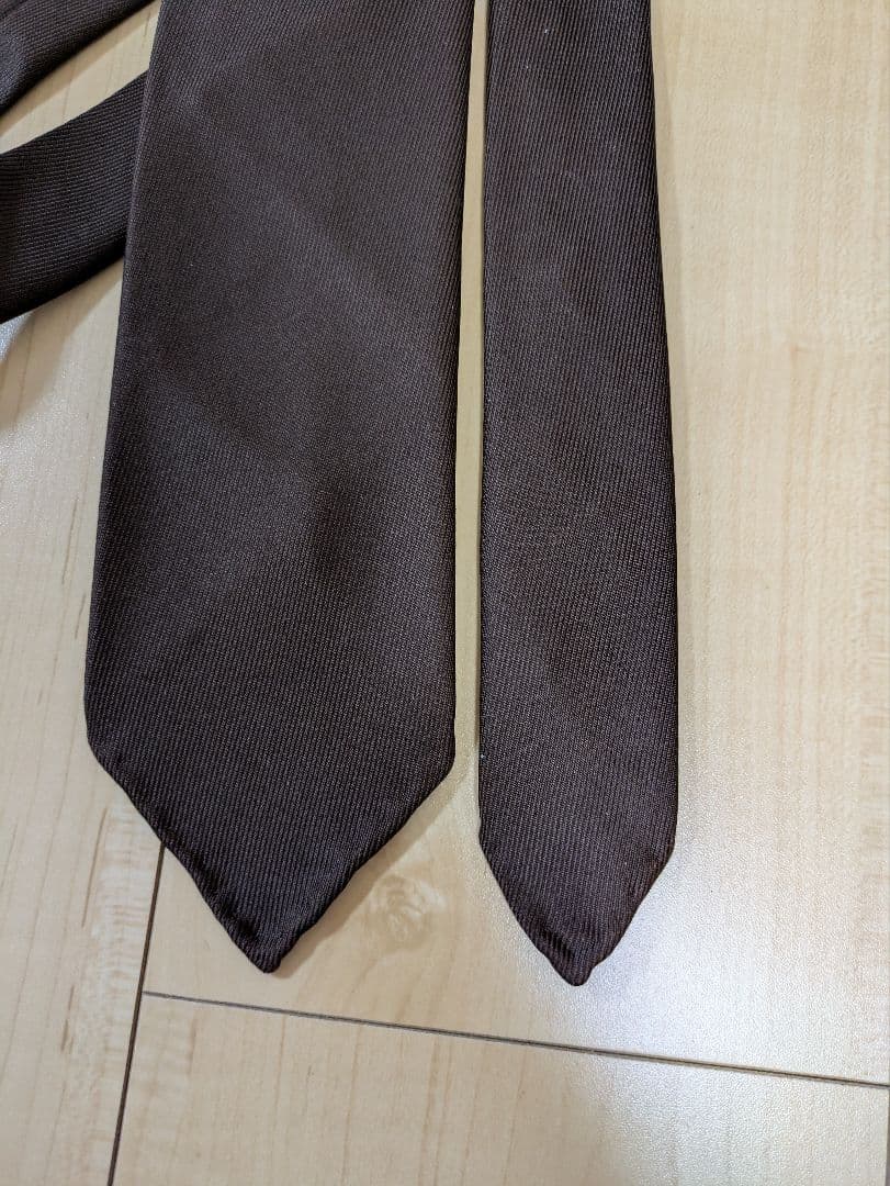 新品同様品　TIE YOUR TIE ブラウン ネクタイ　セッテピエゲ