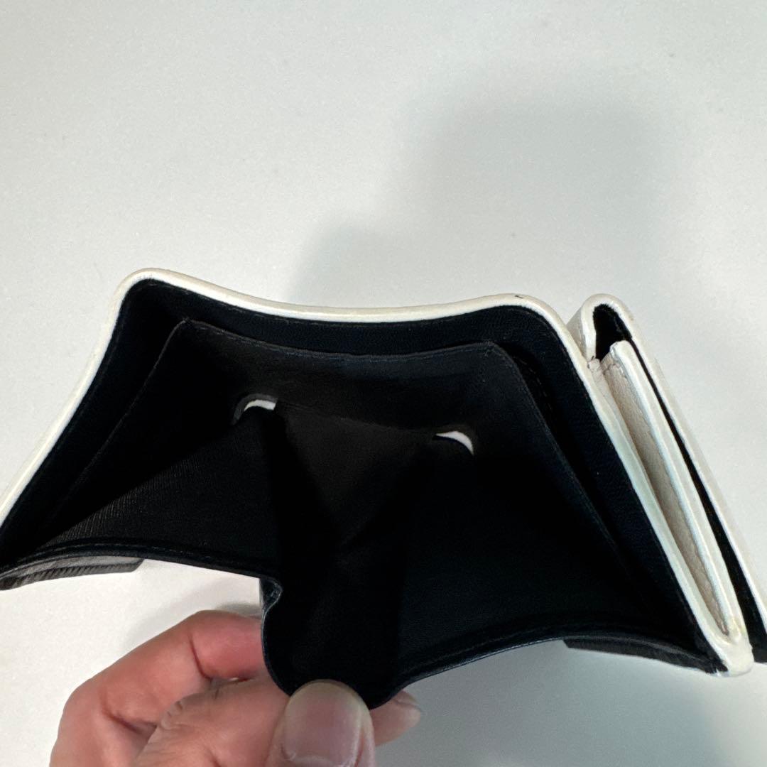 BALENCIAGA ホワイト三つ折り財布　最終値下げ