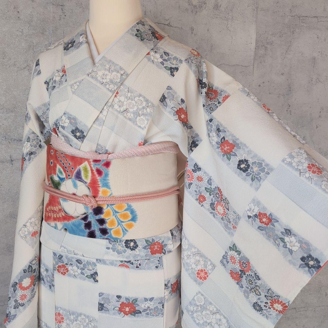 小紋　フルセット　着物　正絹　花　白地　可愛い　帯辻ヶ花　E2
