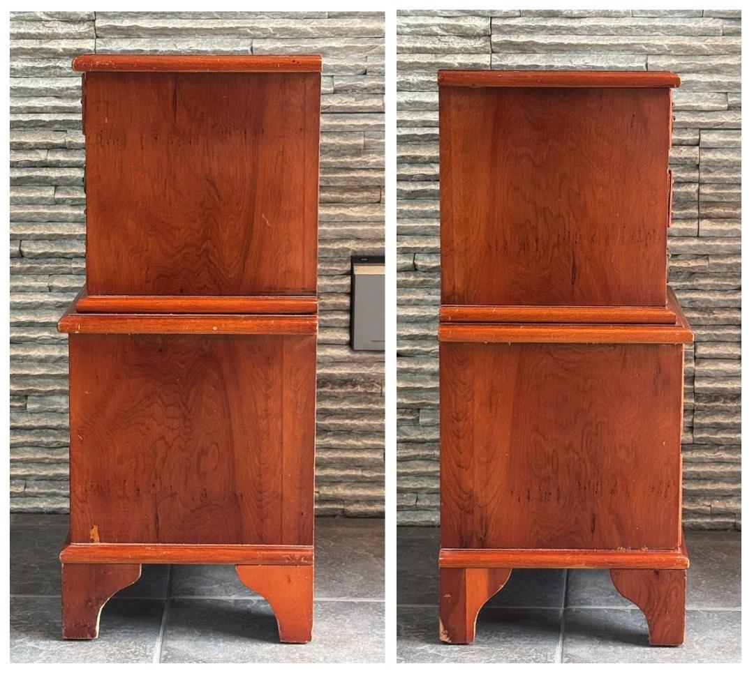 売約済み　英国　アンティーク　キャラメル色のチェスト　イチイ材　 サイドチェスト