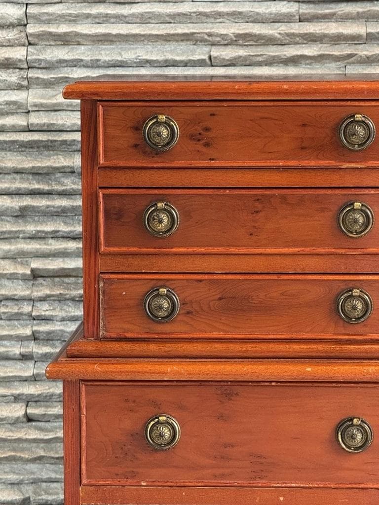 売約済み　英国　アンティーク　キャラメル色のチェスト　イチイ材　 サイドチェスト