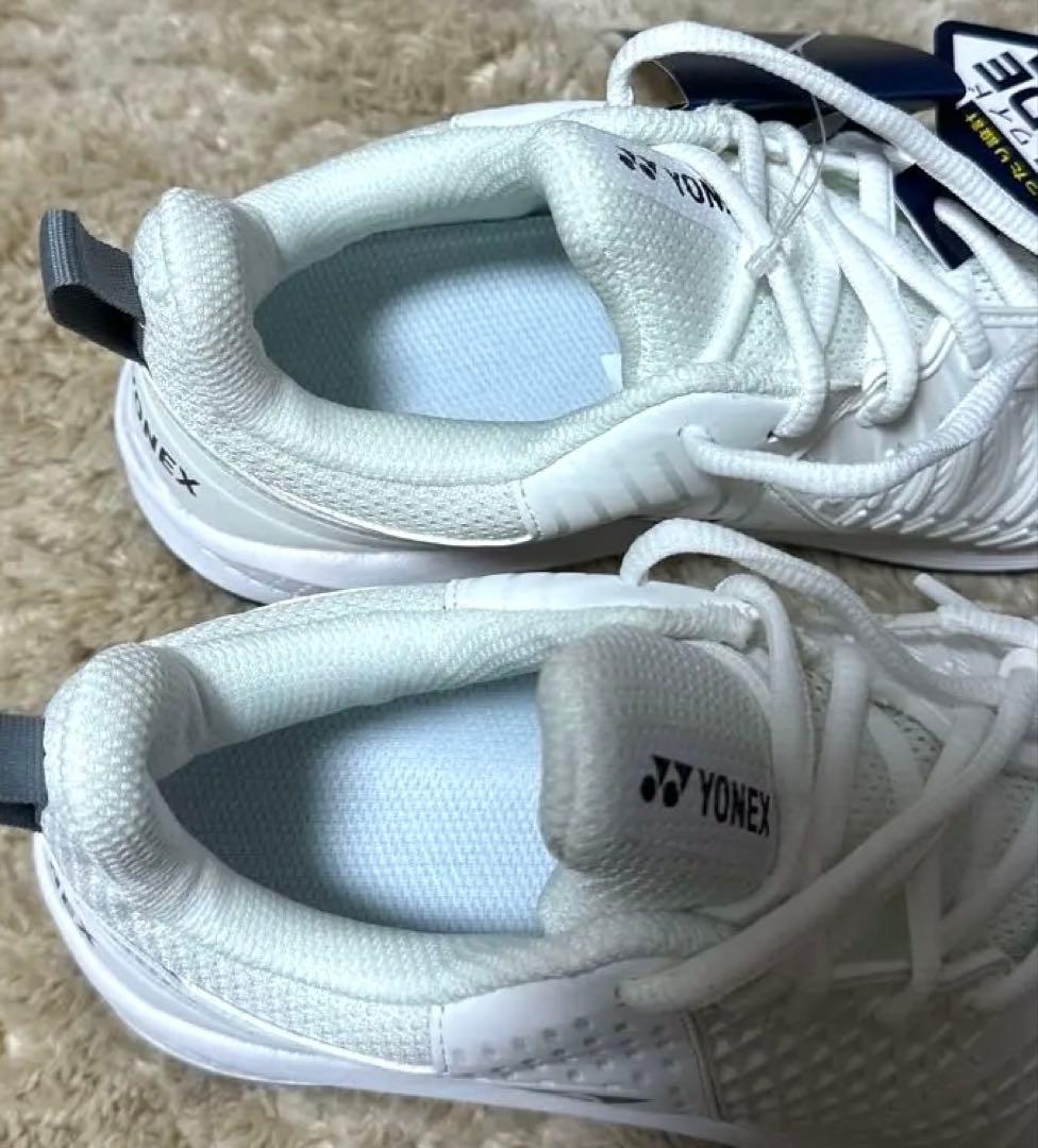 美品YONEX ソニケージ3 テニスシューズ SHTS3WGC 23.5cm