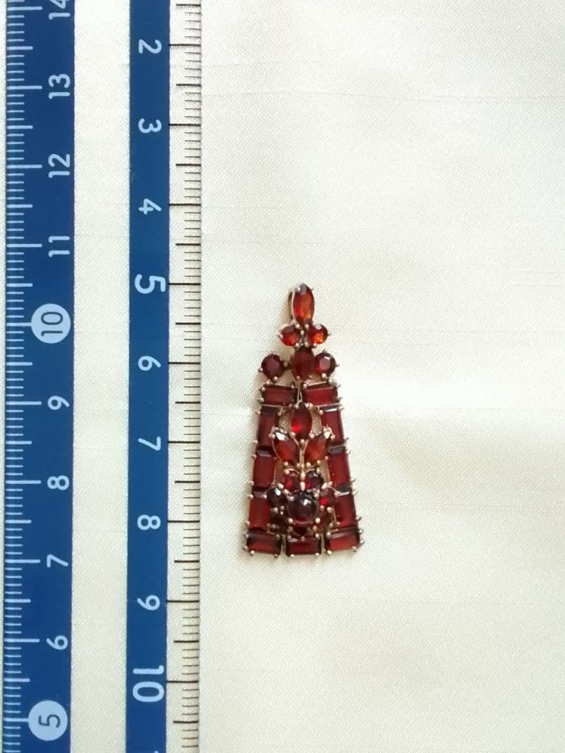 ガーネットペンダントトップ(ヴィンテージ) です!! ＼(^-^)／