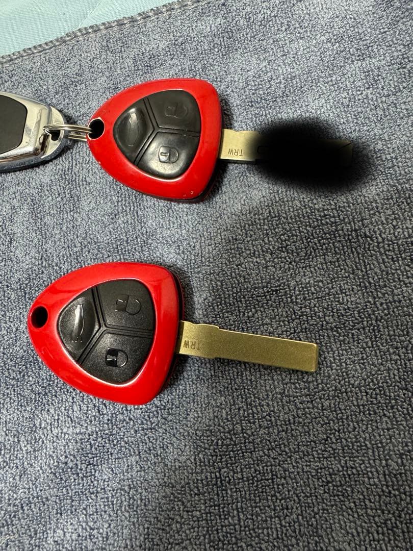 フェラーリ 458 等に　タイプリモコンキー 合鍵