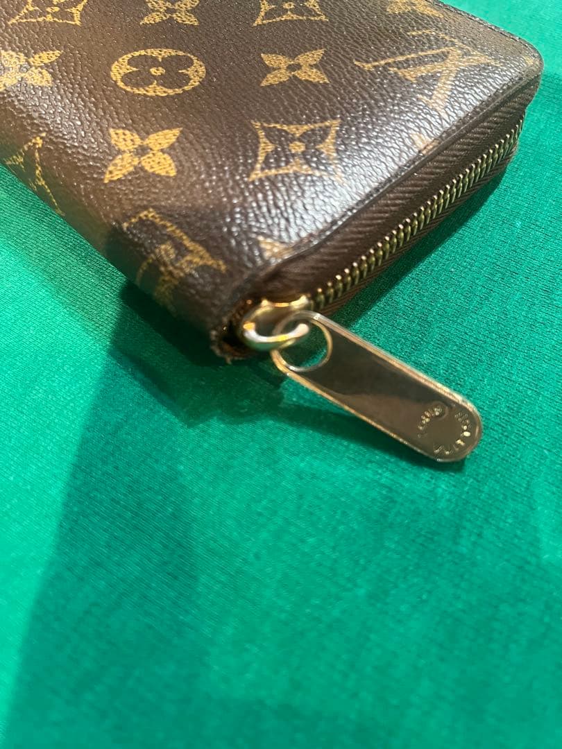 早い物勝ち！　 Louis Vuitton モノグラム ジッピーウォレット