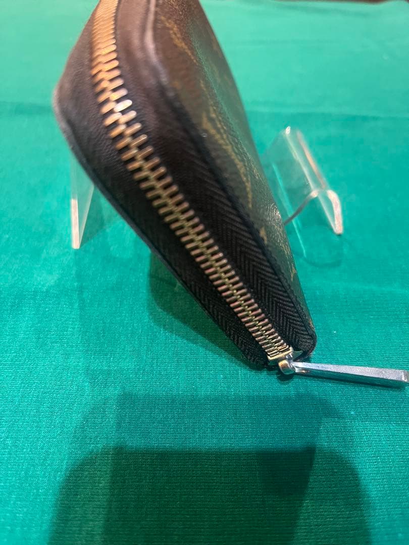 早い物勝ち！　 Louis Vuitton モノグラム ジッピーウォレット