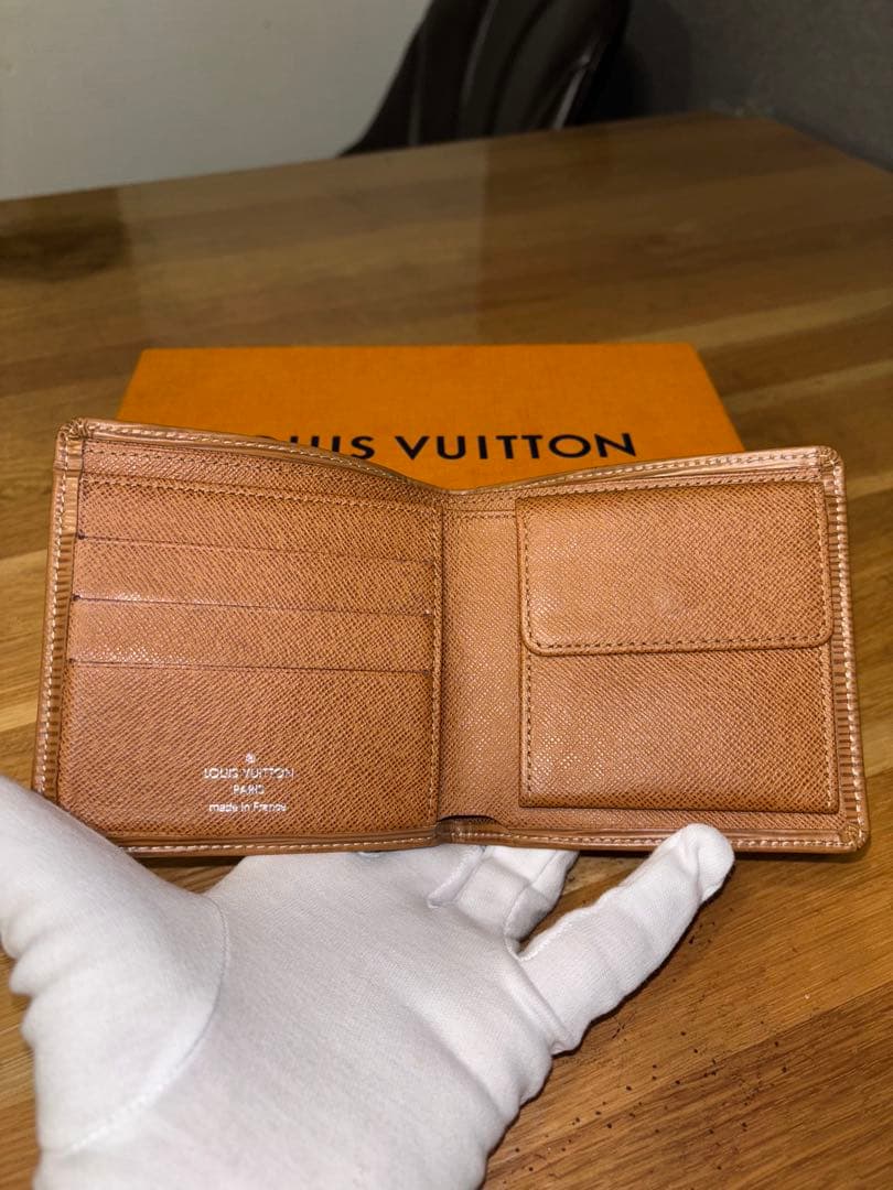 ケ*ウ様 ルイヴィトン エピ ポルトフォイユ・マルコ 二つ折り財布