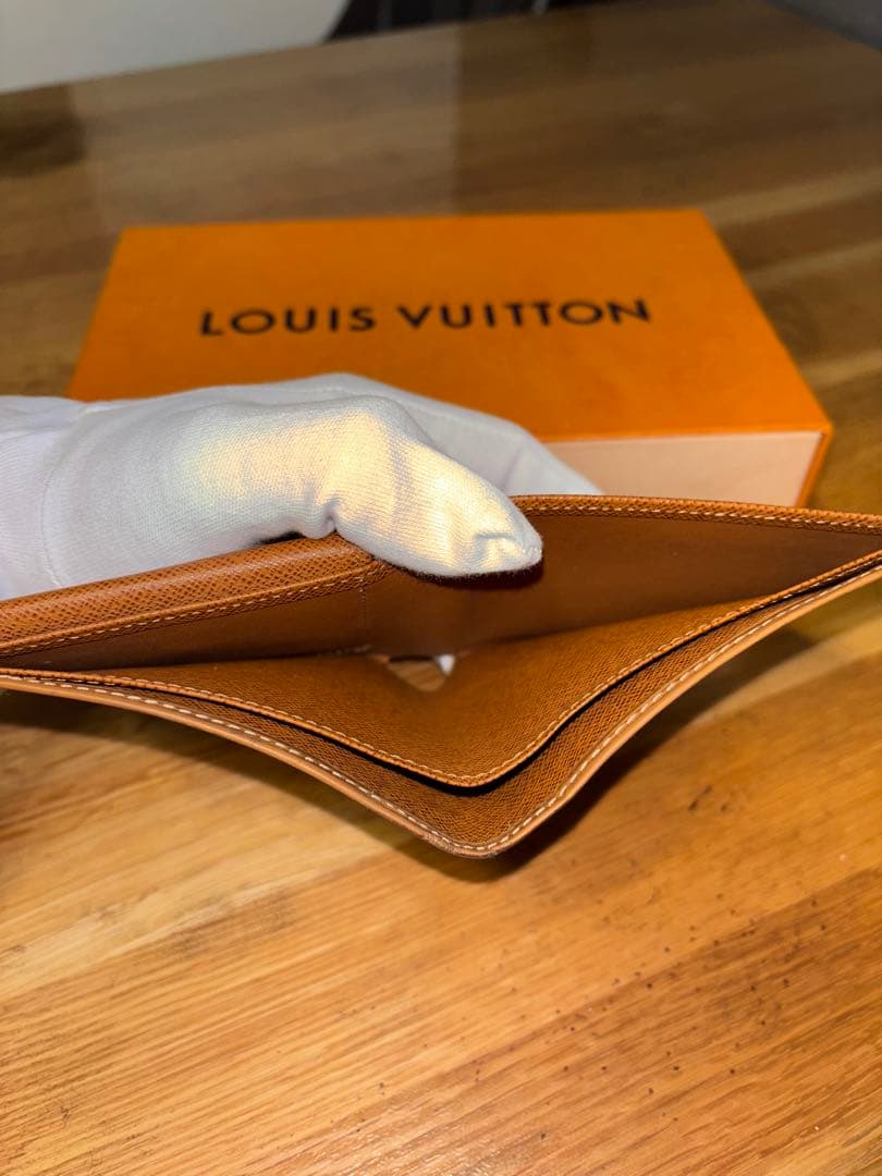 ケ*ウ様 ルイヴィトン エピ ポルトフォイユ・マルコ 二つ折り財布