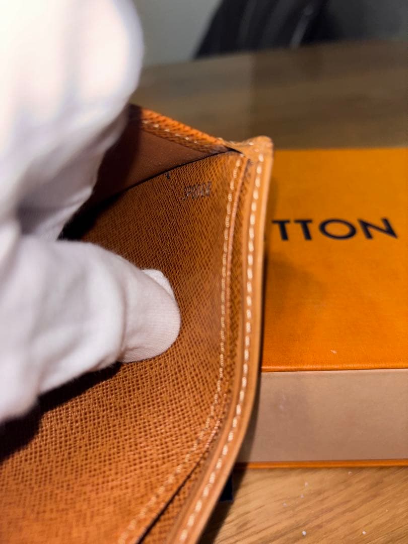 ケ*ウ様 ルイヴィトン エピ ポルトフォイユ・マルコ 二つ折り財布