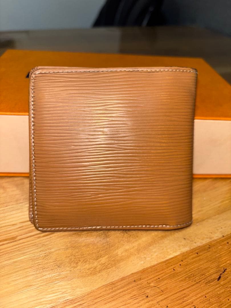 ケ*ウ様 ルイヴィトン エピ ポルトフォイユ・マルコ 二つ折り財布