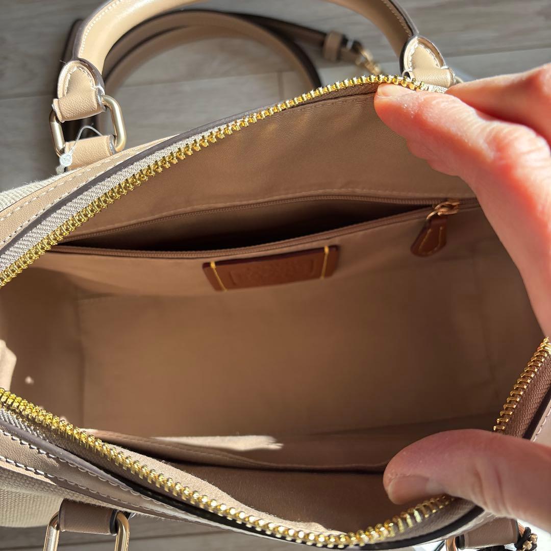 新品未使用 COACH ベージュ ショルダーバッグ 中型
