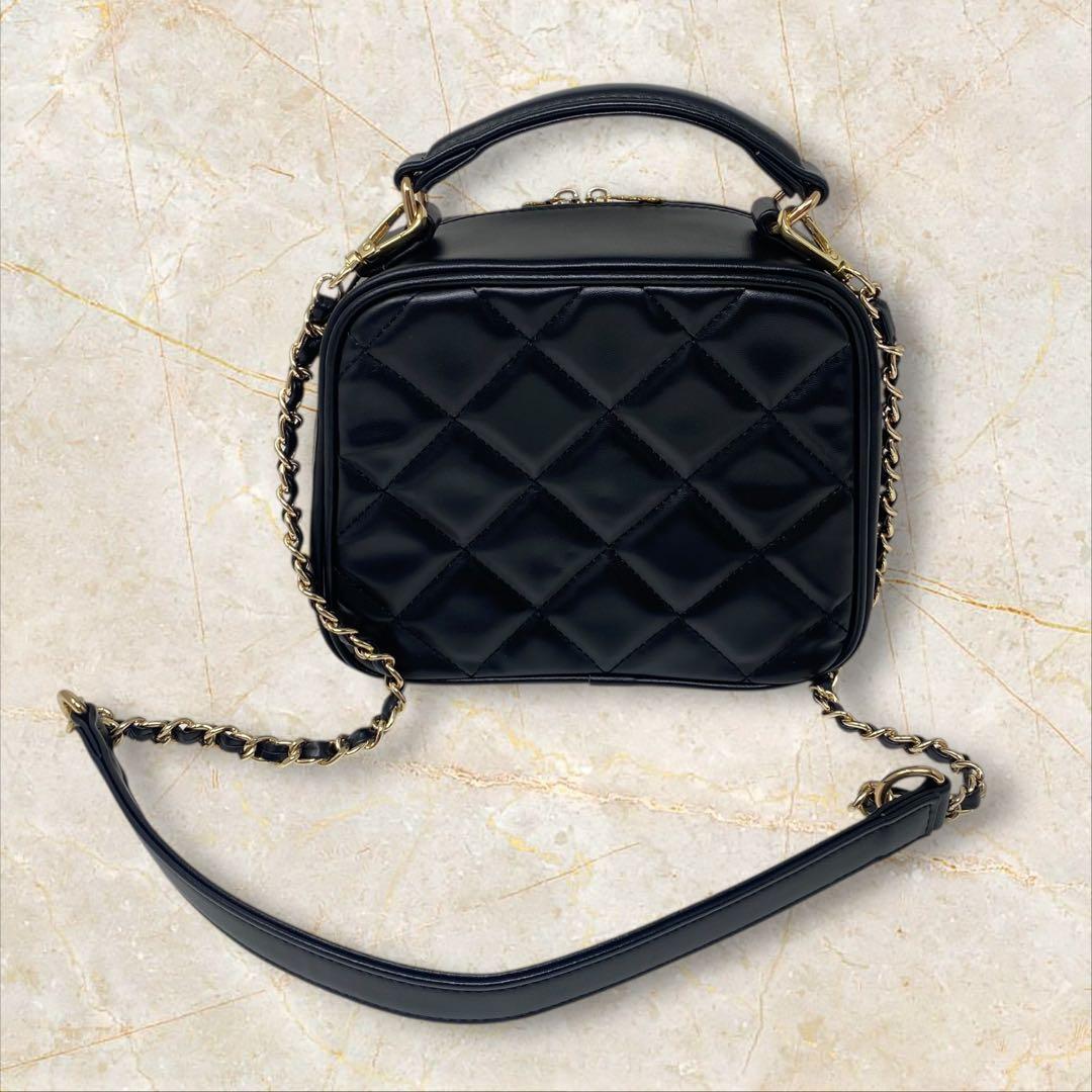 MARY QUANT スクエアキルトデイジーパッチ ブラック ショルダー キルト