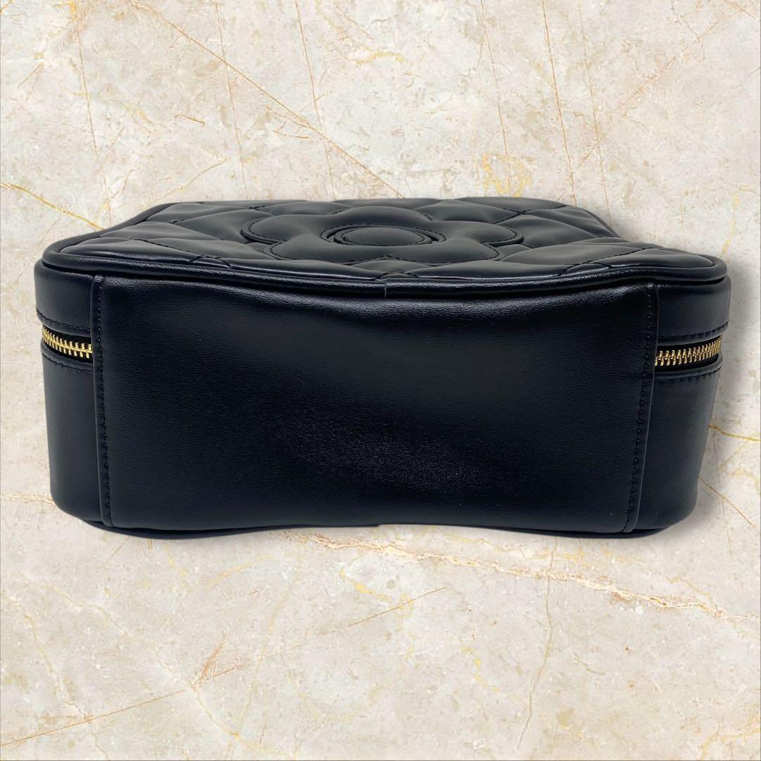 MARY QUANT スクエアキルトデイジーパッチ ブラック ショルダー キルト