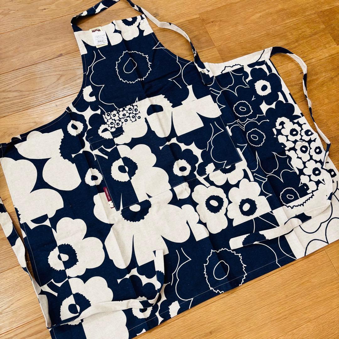 【大当たり柄】マリメッコ エプロン 60周年限定 ウニッコ 60th ネイビー